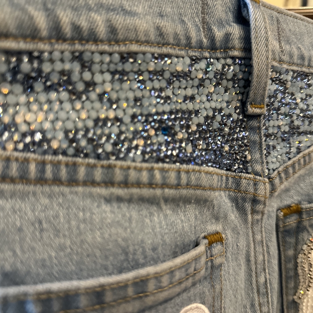 Mid. Low rise Baggy 90s jeans